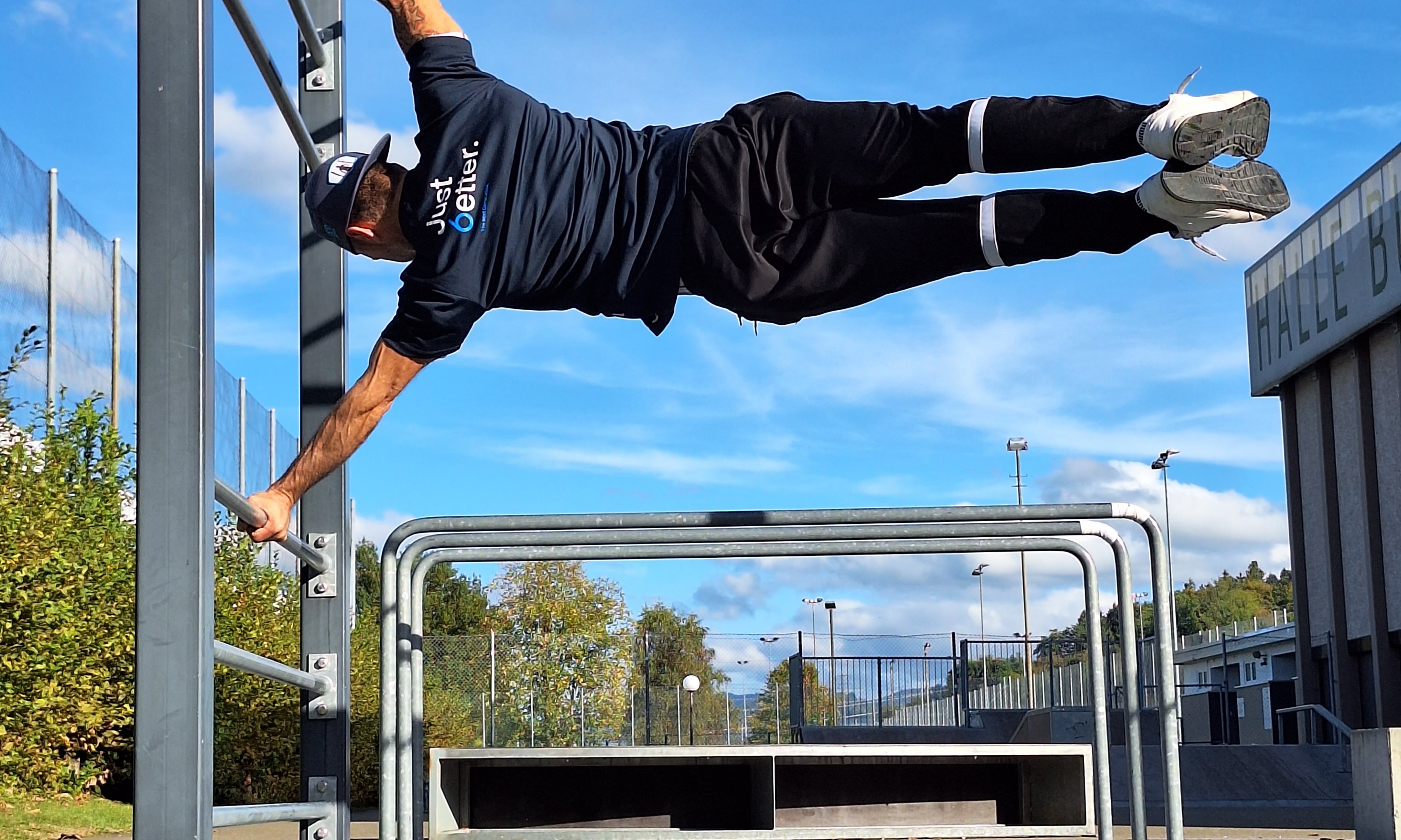 Mitarbeiter Vormontage und Streetworkout-Champion